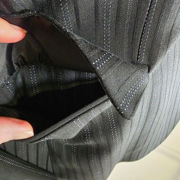 Tahari Petite Pin Striped Large Single Button Blazer Size 14 Petite - Picture 4 of 11